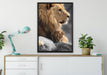 Löwe mit Löwenbaby auf Leinwandbild gerahmt verschiedene Größen im Wohnzimmer