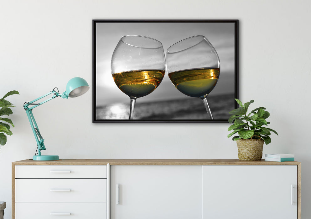 Wein in Gläsern am Meer auf Leinwandbild gerahmt verschiedene Größen im Wohnzimmer