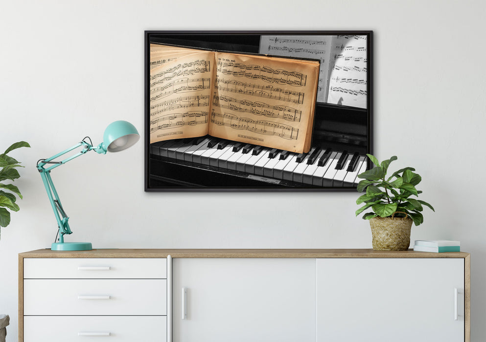 Notenbuch auf Piano auf Leinwandbild gerahmt verschiedene Größen im Wohnzimmer