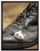 Maus im schwarzen Schuh auf Leinwandbild gerahmt Größe 80x60