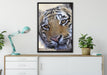 Tiger auf Leinwandbild gerahmt verschiedene Größen im Wohnzimmer