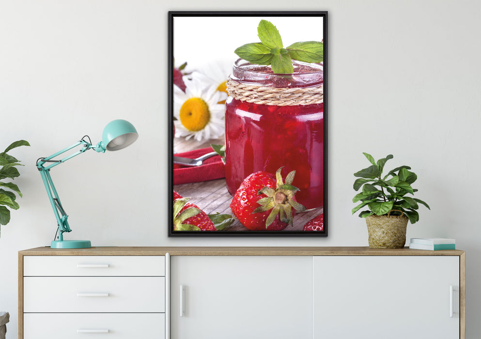 Glas mit Erdbeeren auf Leinwandbild gerahmt verschiedene Größen im Wohnzimmer