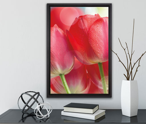 Rote Tulpen auf Leinwandbild gerahmt mit Kirschblüten