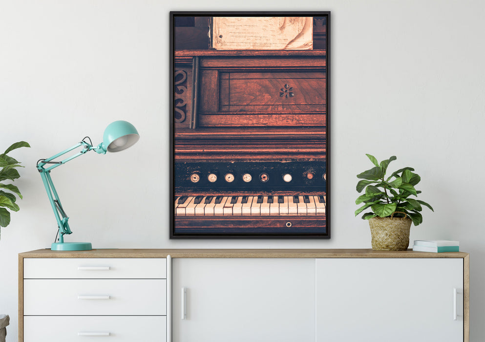 altes Klavier schwarz-Weiß auf Leinwandbild gerahmt verschiedene Größen im Wohnzimmer