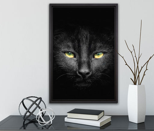 Dark schwarzes Katzengesicht auf Leinwandbild gerahmt mit Kirschblüten