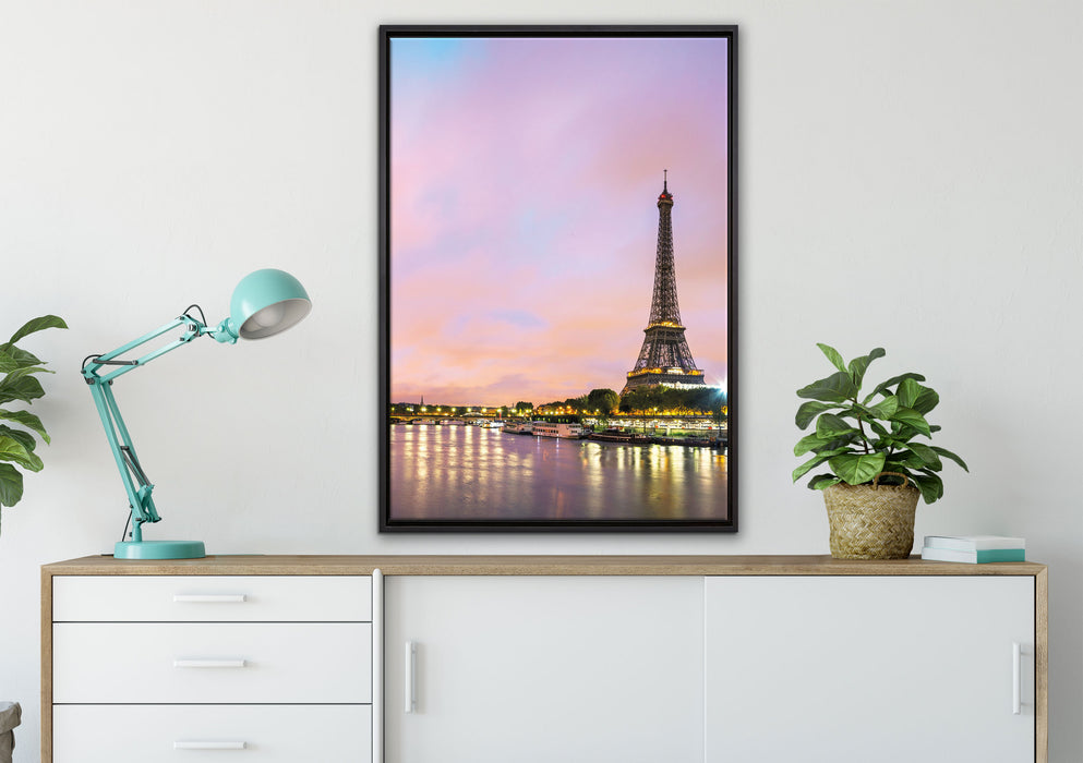 Eifelturm Paris bei Nacht auf Leinwandbild gerahmt verschiedene Größen im Wohnzimmer