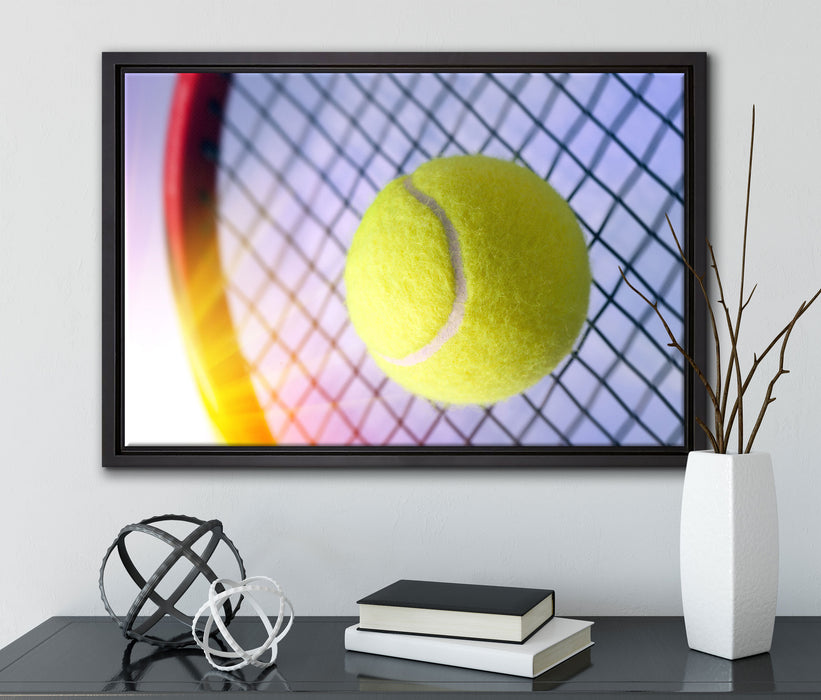 Tennisschläger Tennisball auf Leinwandbild gerahmt mit Kirschblüten