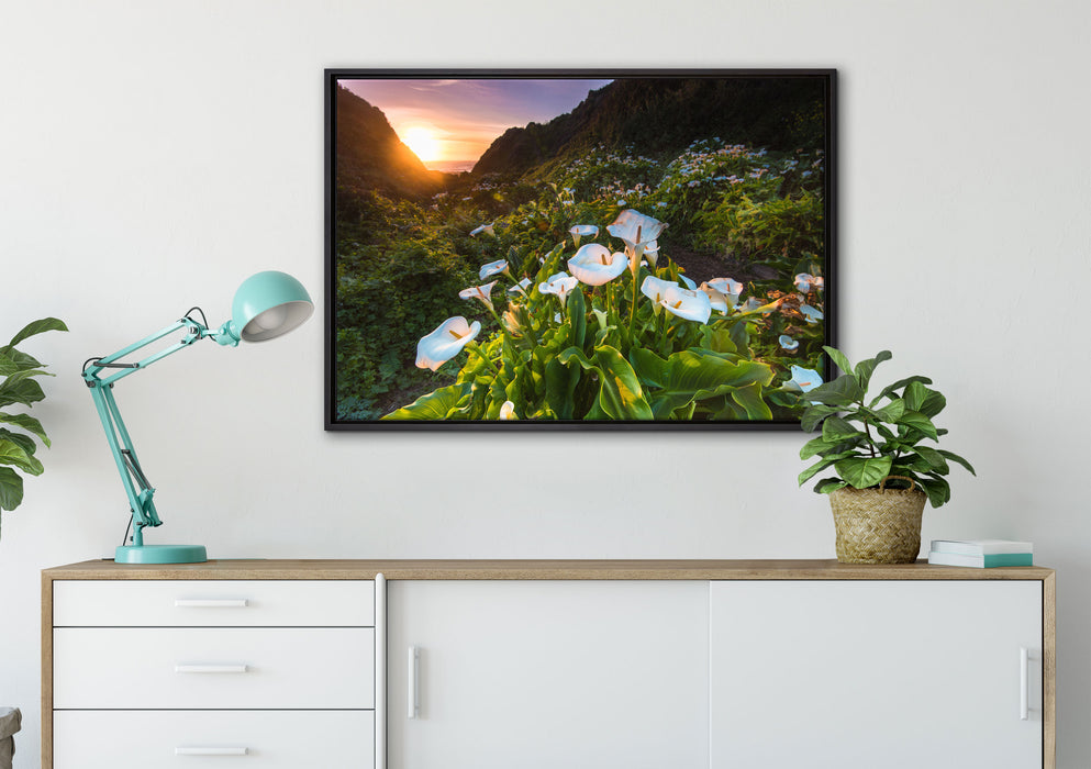 Blumenwiese in den Bergen auf Leinwandbild gerahmt verschiedene Größen im Wohnzimmer