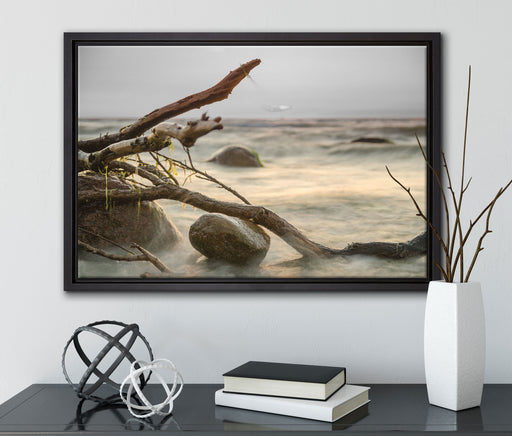 Ruhige See im Nebel auf Leinwandbild gerahmt mit Kirschblüten