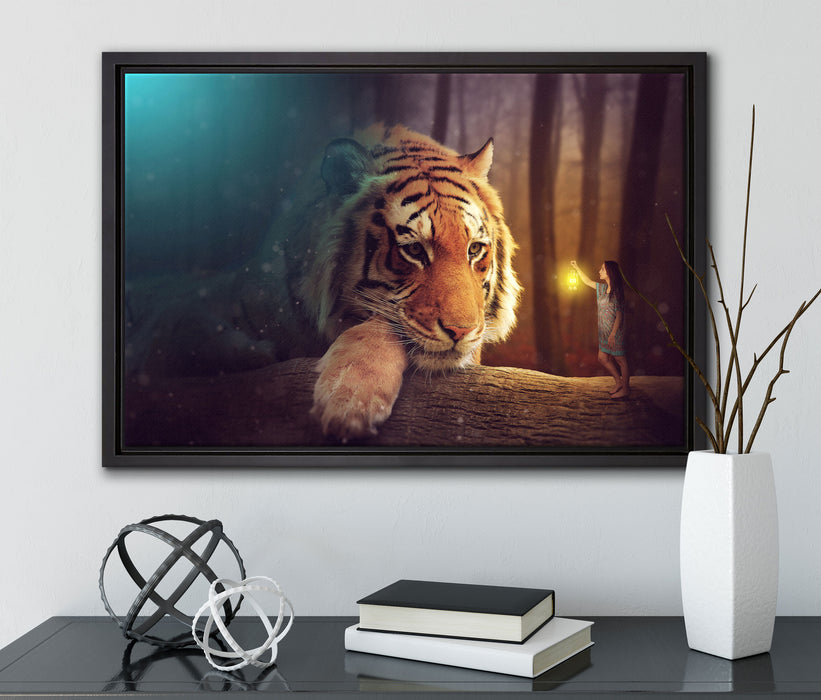 Eine Frau und ein Riesen-Tiger auf Leinwandbild gerahmt mit Kirschblüten