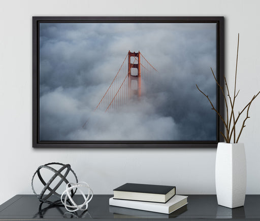 Golden Gate Bridge über den Wolken auf Leinwandbild gerahmt mit Kirschblüten