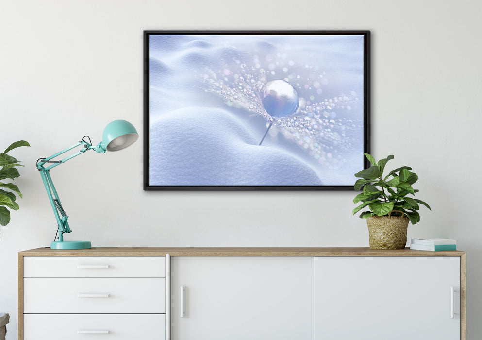 Tautropfen auf Pusteblume auf Leinwandbild gerahmt verschiedene Größen im Wohnzimmer