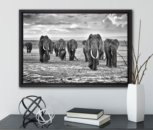 Elefanten Familie in der Savanne auf Leinwandbild gerahmt mit Kirschblüten