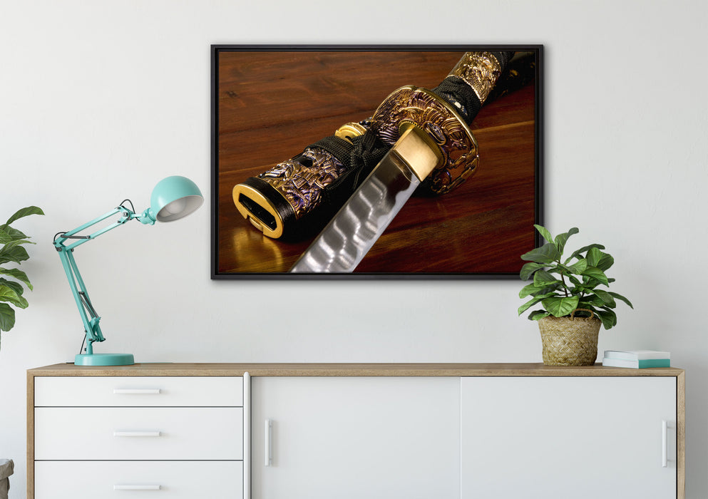 strahlendes Samurai-Schwert auf Leinwandbild gerahmt verschiedene Größen im Wohnzimmer