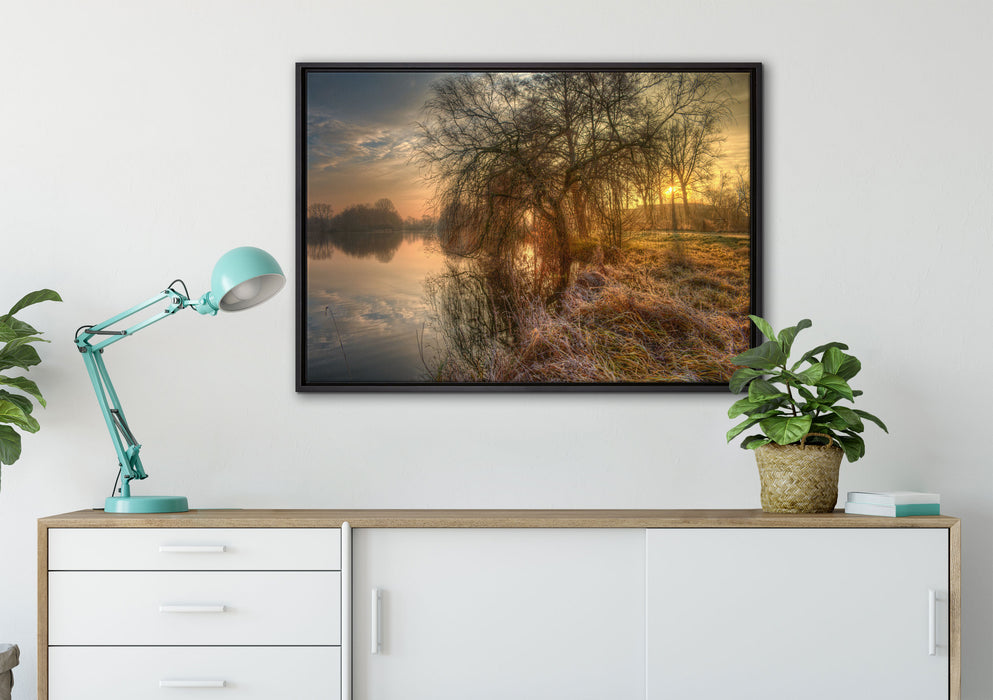 Landschaft im Morgengrauen auf Leinwandbild gerahmt verschiedene Größen im Wohnzimmer