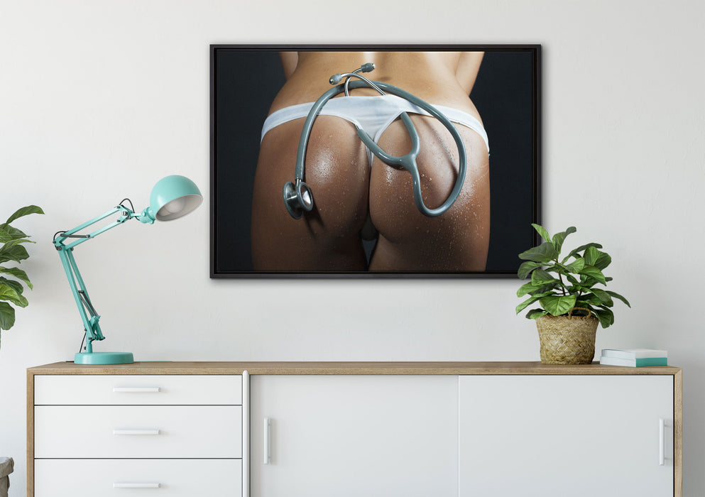 Frauenpo mit Stethoskop auf Leinwandbild gerahmt verschiedene Größen im Wohnzimmer