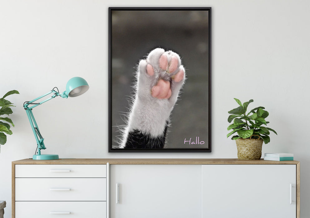 kleine Katzenpfote auf Leinwandbild gerahmt verschiedene Größen im Wohnzimmer