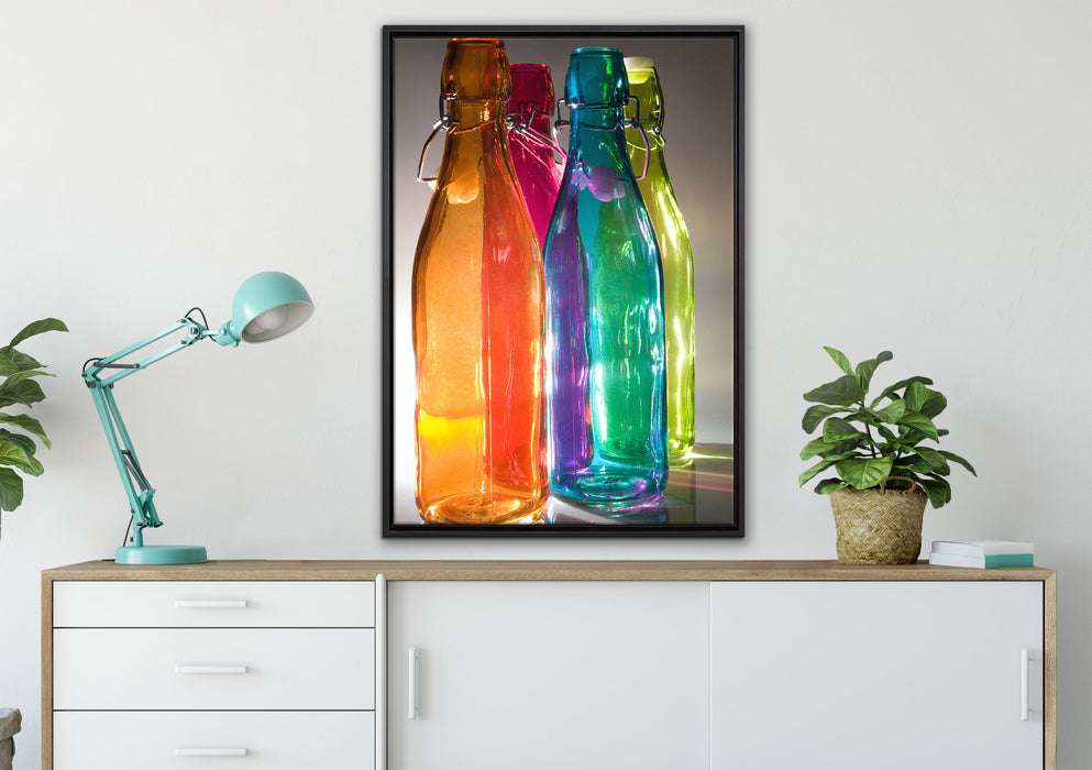 bunte Glasflaschen auf Leinwandbild gerahmt verschiedene Größen im Wohnzimmer
