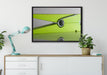 grüne Wäscheklammer auf Leinwandbild gerahmt verschiedene Größen im Wohnzimmer