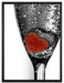 kleines Herz in Sektglas auf Leinwandbild gerahmt Größe 80x60