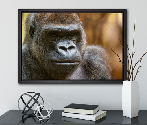 stolzer Gorilla auf Leinwandbild gerahmt mit Kirschblüten