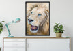 schöner weißer Löwe auf Leinwandbild gerahmt verschiedene Größen im Wohnzimmer