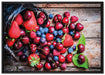 Beerenfrüchte auf Holzdielen auf Leinwandbild gerahmt Größe 100x70
