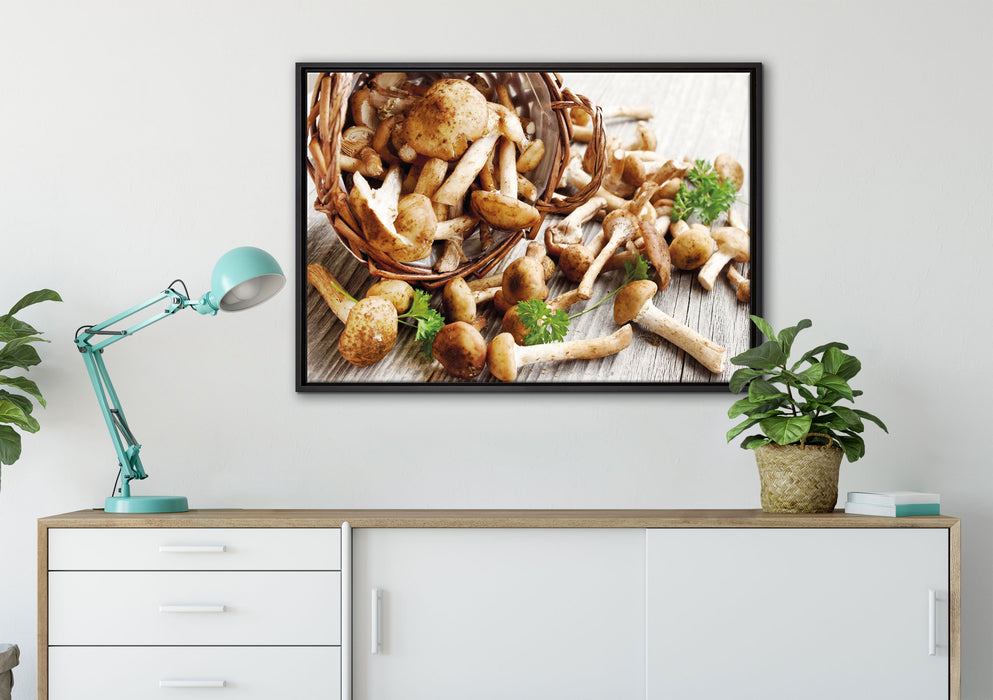 Pilzkörbchen auf Holz auf Leinwandbild gerahmt verschiedene Größen im Wohnzimmer