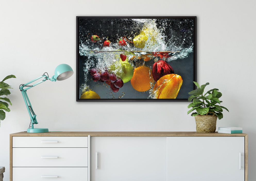 Früchte fallen ins Wasser auf Leinwandbild gerahmt verschiedene Größen im Wohnzimmer