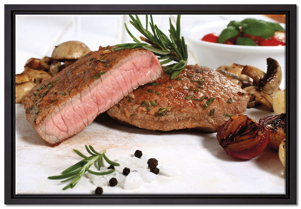 Saftiges Steak Medium auf Leinwandbild gerahmt Größe 60x40