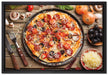Leckere Pizza auf Holztisch auf Leinwandbild gerahmt Größe 60x40