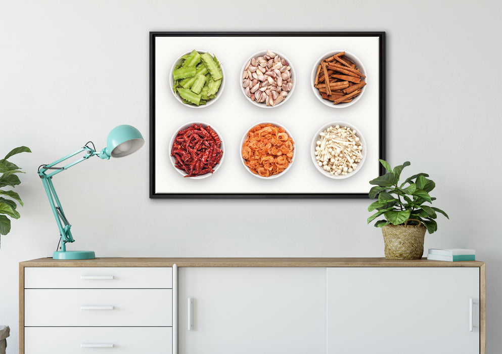 Gewürze in weißen Schälchen auf Leinwandbild gerahmt verschiedene Größen im Wohnzimmer
