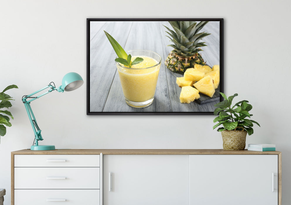 Ananas Cocktail auf Holztisch auf Leinwandbild gerahmt verschiedene Größen im Wohnzimmer