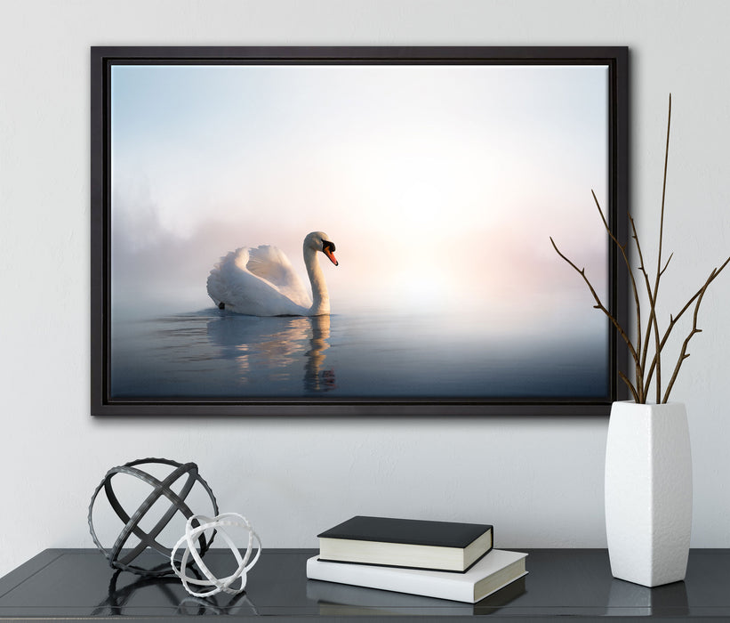 traumhafter weißer Schwan im See auf Leinwandbild gerahmt mit Kirschblüten