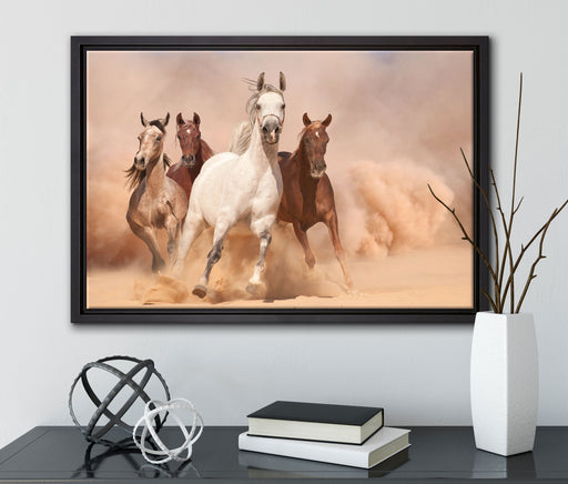 Western Pferde in Wüste auf Leinwandbild gerahmt mit Kirschblüten