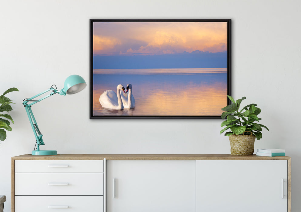Schwäne in Abenddämmerung auf Leinwandbild gerahmt verschiedene Größen im Wohnzimmer