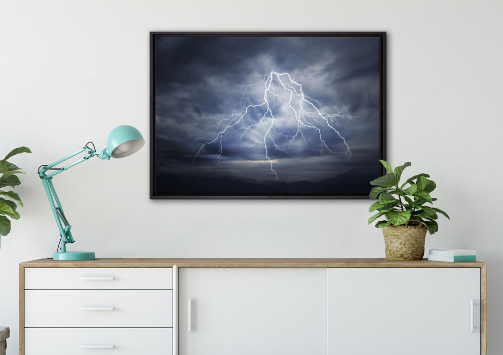 Blitze am stürmischen Himmel auf Leinwandbild gerahmt verschiedene Größen im Wohnzimmer