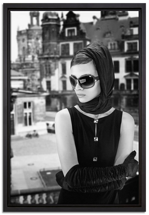 Audrey in Paris auf Leinwandbild gerahmt Größe 60x40