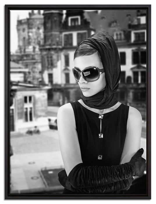 Audrey in Paris auf Leinwandbild gerahmt Größe 80x60