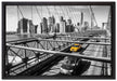 Gelbes Taxi in New York auf Brücke auf Leinwandbild gerahmt Größe 60x40