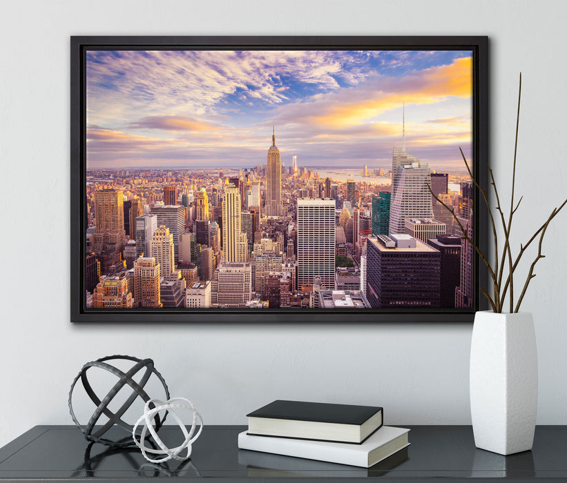 Skyline New York Sonnenuntergang auf Leinwandbild gerahmt mit Kirschblüten