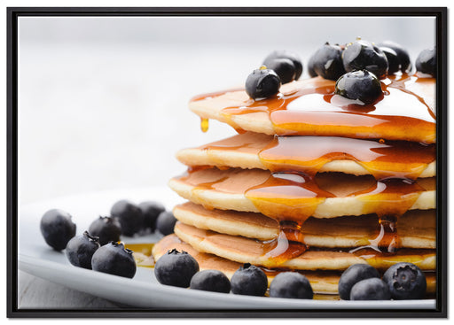Pancakes mit Sirup und Blaubeeren auf Leinwandbild gerahmt Größe 100x70