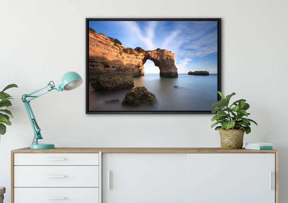 Riesiger Berg im Meer auf Leinwandbild gerahmt verschiedene Größen im Wohnzimmer