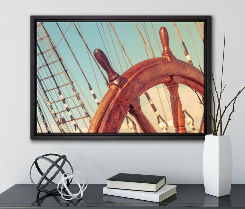 Steuerrad auf dem Schiff auf Leinwandbild gerahmt mit Kirschblüten