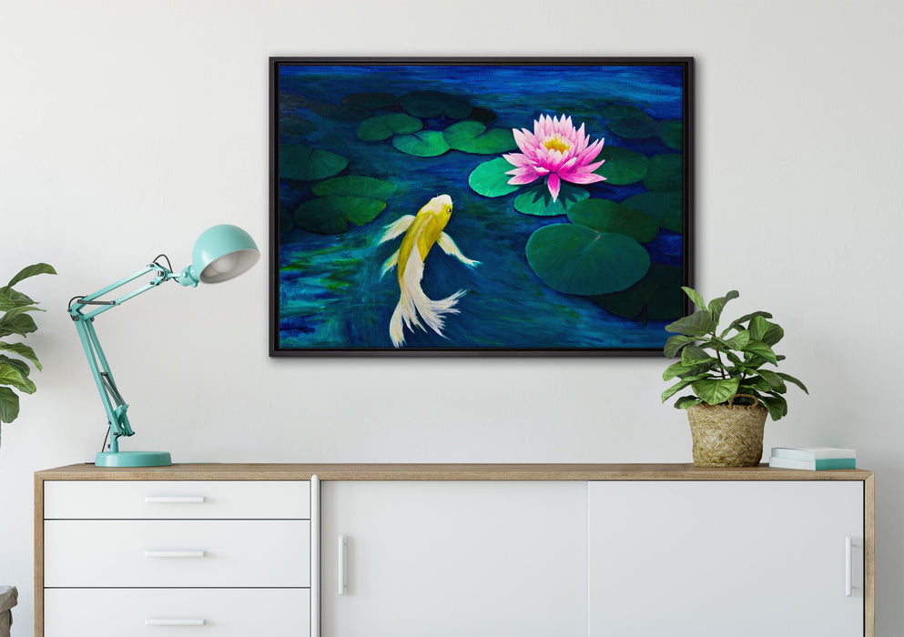 Koi mit Seerose Kunst auf Leinwandbild gerahmt verschiedene Größen im Wohnzimmer