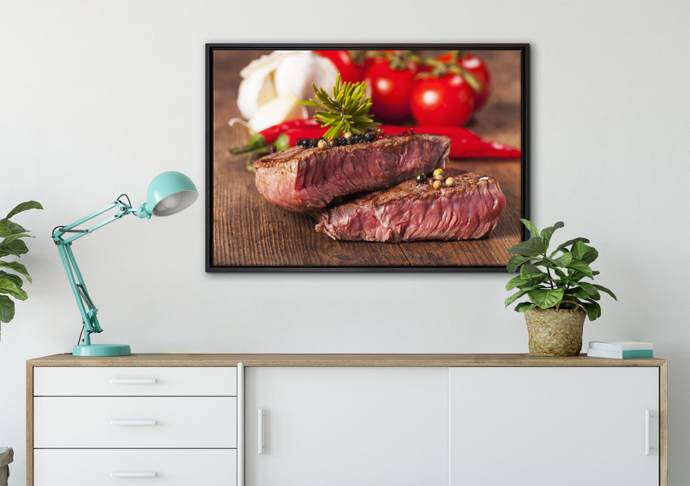 Saftiges Pfeffer Steak auf Leinwandbild gerahmt verschiedene Größen im Wohnzimmer