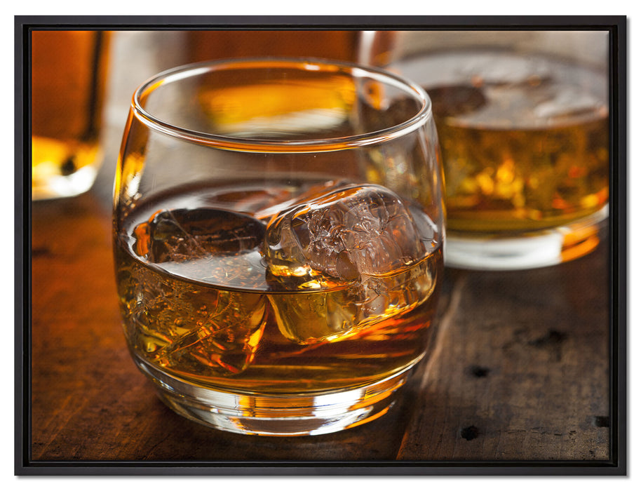 Goldgelber Whiskey auf Leinwandbild gerahmt Größe 80x60