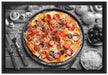 Pizza auf Pizzablech auf Leinwandbild gerahmt Größe 60x40