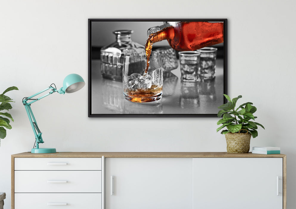 Whiskey im Whiskeyglas auf Leinwandbild gerahmt verschiedene Größen im Wohnzimmer