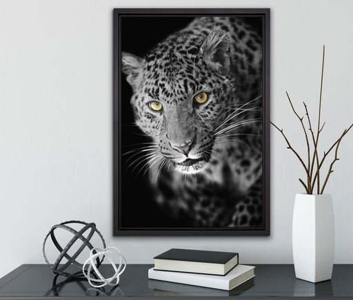 prächtig anmutiger Leopard auf Leinwandbild gerahmt mit Kirschblüten